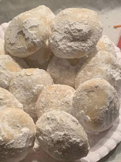 A picture of Chocolate powder puff cookies.