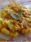 Ñoquis caseros de pimentón con salsa de verduras
