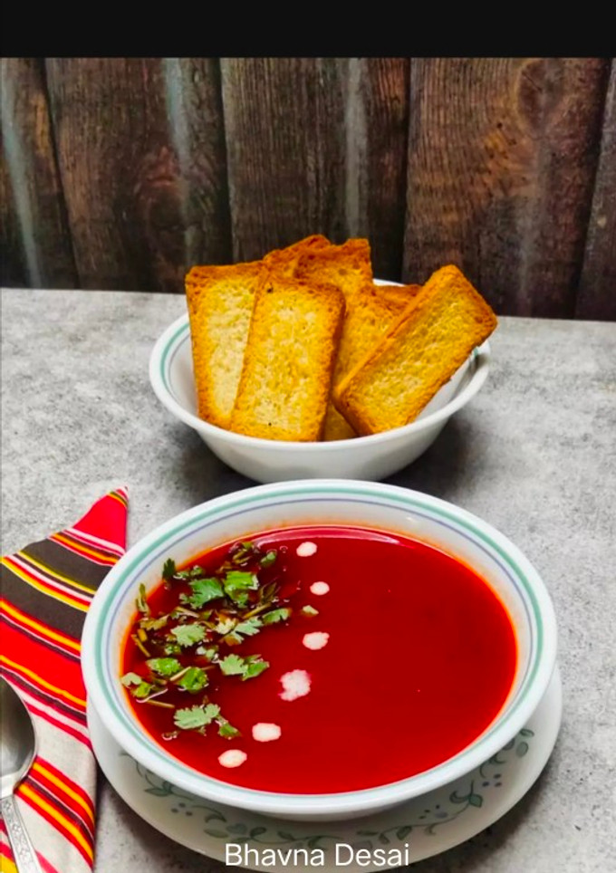 બીટ ટોમેટો સુપ.(Beetroot Tomato Soup in Gujarati.) રેસીપી મુખ્ય ફોટો