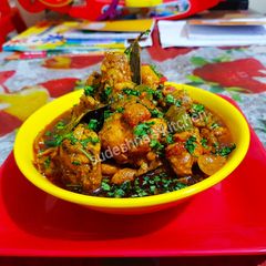 A picture of Achaari Murg.