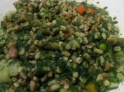 Una foto di zuppa orzo