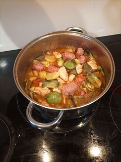 Una foto de Rancho con pollo