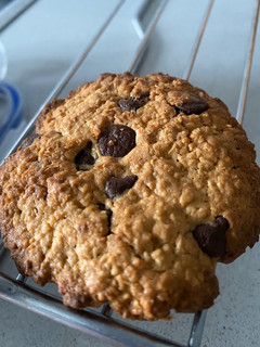Una foto de Galletas de avena con chips de chocolate
