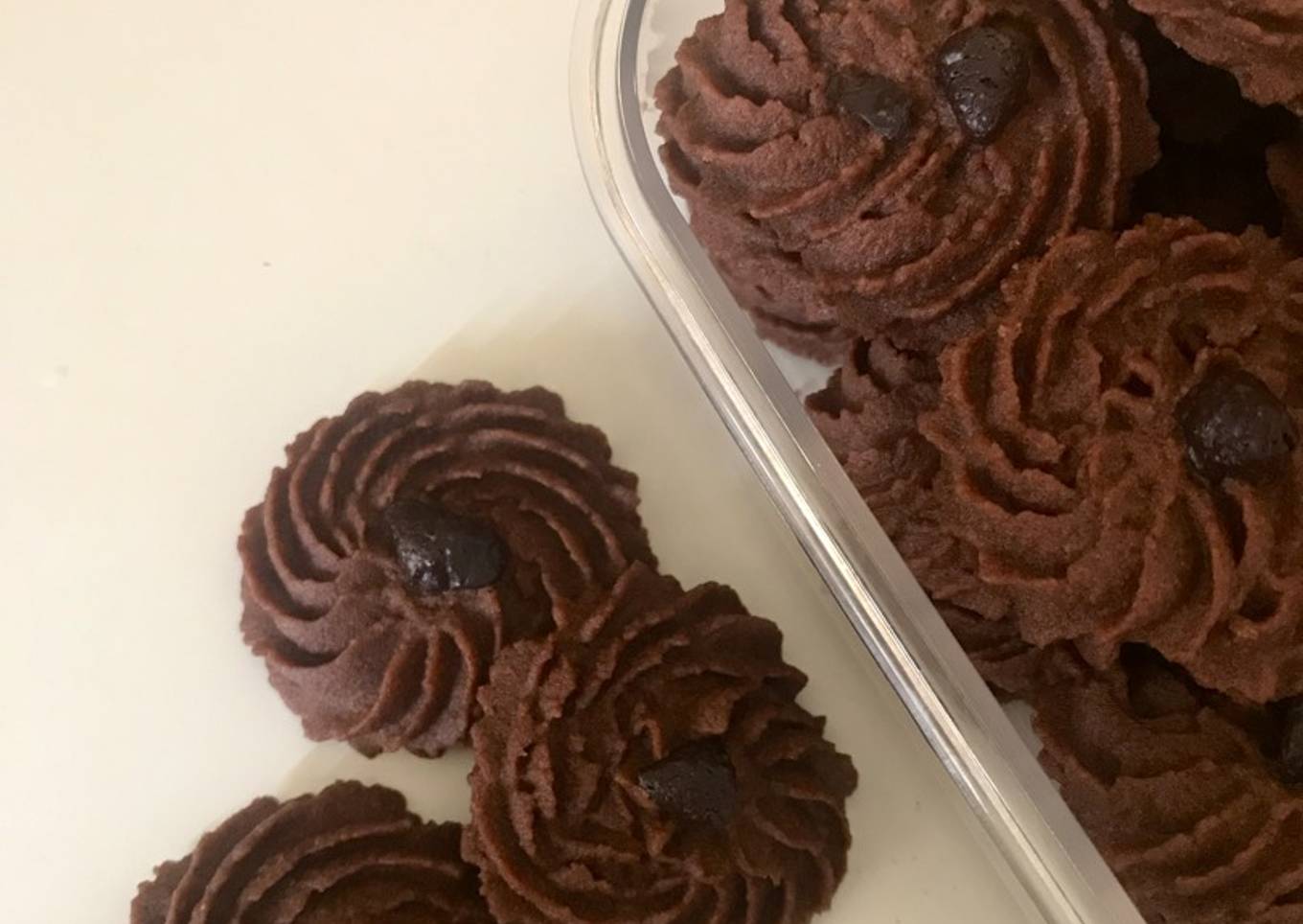 Kue Semprit Coklat