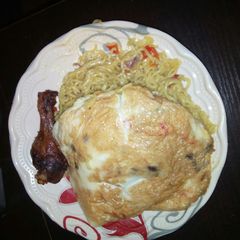 A picture of Noodles for blunch.