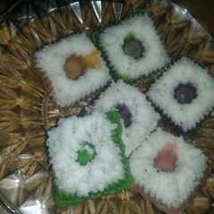 A picture of Putu ayu.