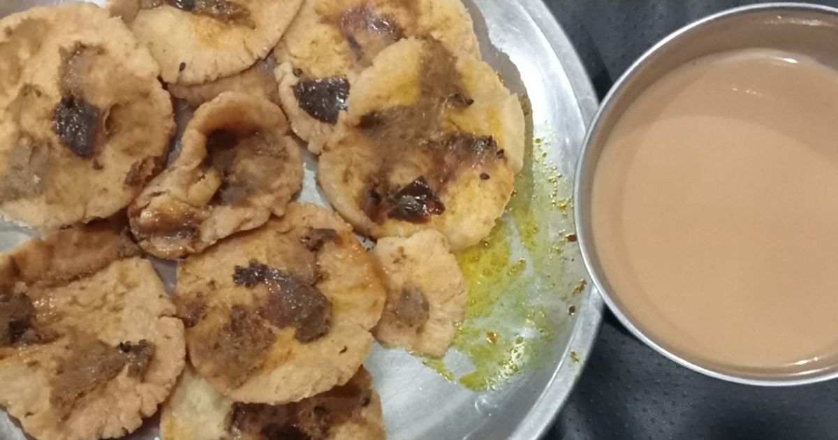 चाय मठरी (Chai Mathri Recipe In Hindi) रेसिपी बनाने की विधि in Hindi by ...