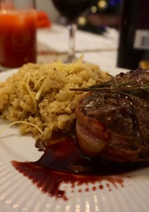 Una foto de Filet Mignon con Quinotto de Champiñones