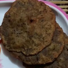A picture of Urad dal puri.