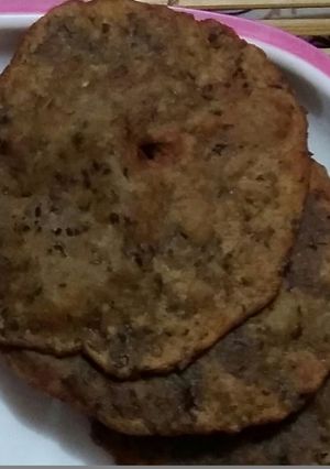 A picture of Urad dal puri.