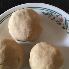 A picture of Authentic Aloo pudina stuffed parathas.