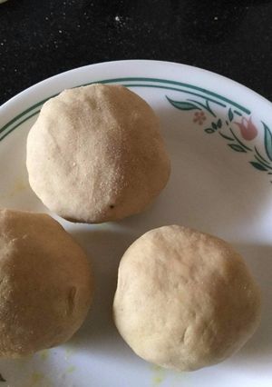 A picture of Authentic Aloo pudina stuffed parathas.