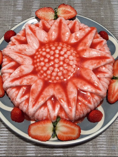 Una foto de Bavaroise de fresas con nata sin azúcar 🌺