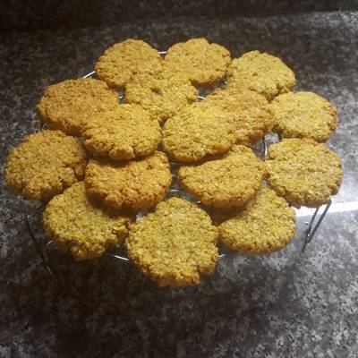 Galletitas de avena y pulpa de fruta Receta de Carolina Olivera  Cookpad