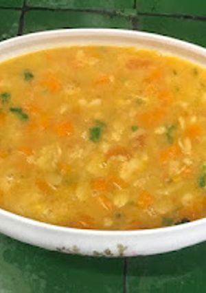 Una foto de Sopa de habas con verduras