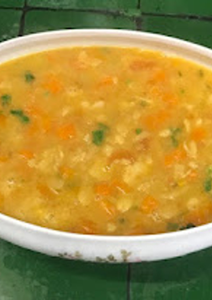 Una foto de Sopa de habas con verduras
