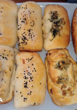 A picture of Chicken cheese dinner rolls.