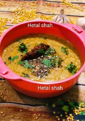 લસુની તડકા દાળ (Lasuni Dal Tadka Recipe In Gujarati) રેસીપી મુખ્ય ફોટો