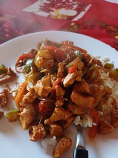 Una foto de Chop Suey de Pollo y Arroz