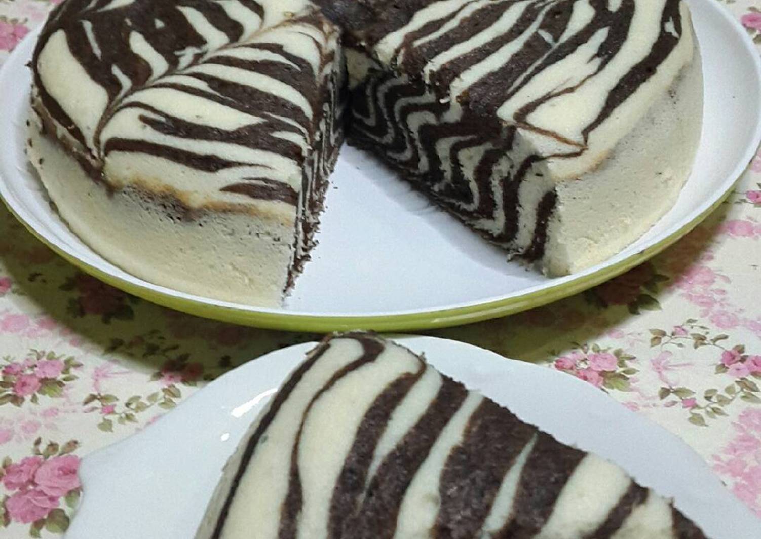 Resep Zebra  cake  putih telur  kukus oleh Aning Miza Cookpad