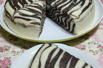Langkah Mudah untuk Membuat 85. Zebra cake putih telur kukus Rumahan