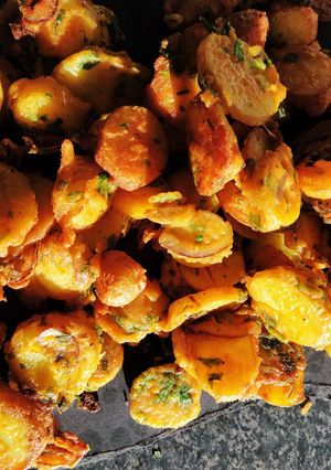 A picture of Potato and Onion Bahjias.
