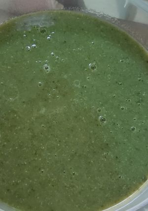 Una foto de Crema verde deliciosa y antioxidante