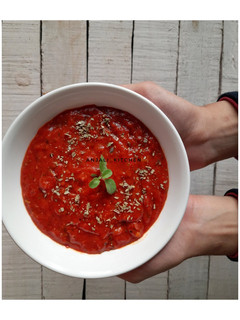 पिझ्झा साॅस (Pizza Sauce Recipe in Marathi) रेसिपी चे मुख्य फोटो