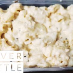 A picture of Mac & cheese (macaroni).