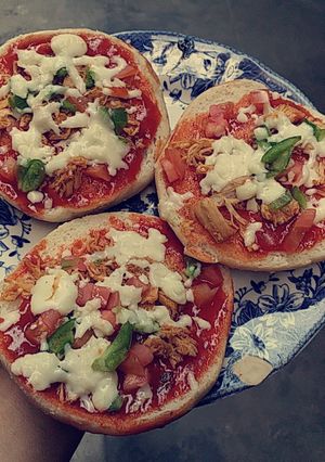 A picture of Pizza Pocket.