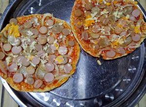 Foto resep Pizza Teflon Topping Sosis & Baso Goreng