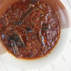 A picture of Fish tomatoes sauce.