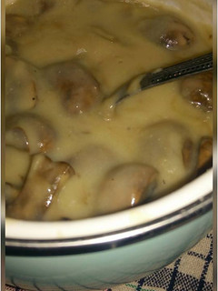 A picture of Mushroom Soup with Onion Broth.