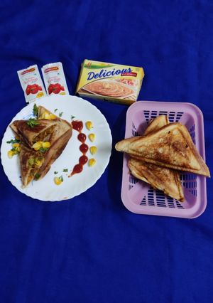મેક્સિકન ટોસ્ટ સેન્ડવીચ (Mexican Toast Sandwich  Recipe in Gujarati) રેસીપી મુખ્ય ફોટો