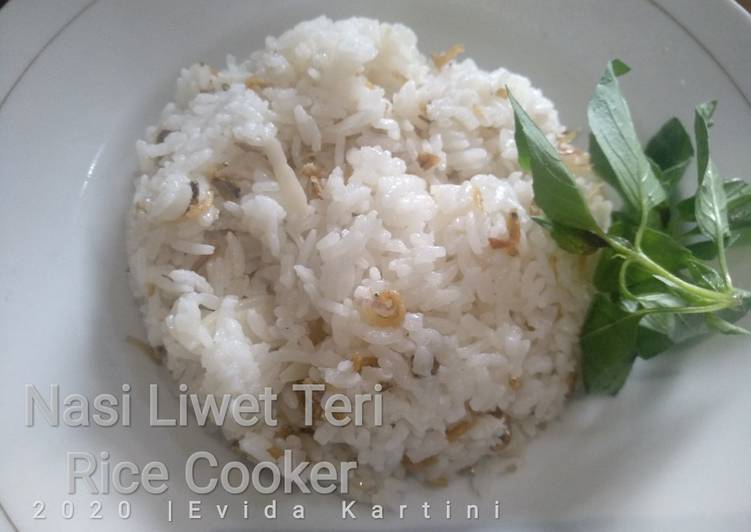Cara Gampang Membuat Nasi Liwet Teri Rice Cooker yang Enak Banget
