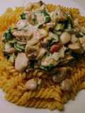 Pasta with chicken in cream cheese