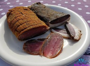 Une photo de Rôti de porc séché épices Louisiane/Poivre Penja noir/Magret Séc