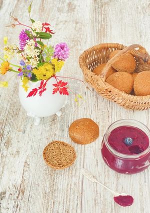 Une photo de Compote de pommes /myrtilles