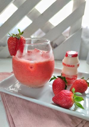 Foto resep Jus strawberry yakult