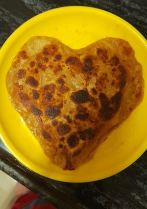 प्यार भरा आलू का पराठा रेसिपी मुख्य फोटो