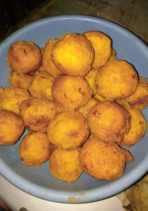A picture of Yam balls.