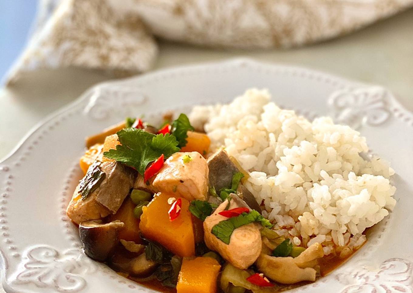 Curry rojo de salmón