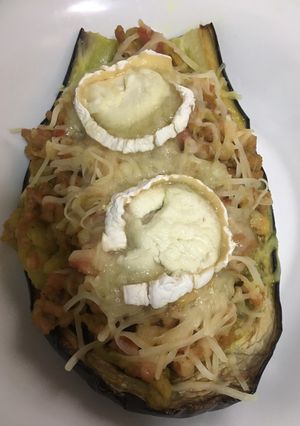Foto principal de Berenjena con relleno al “Ras al hanout” y queso de cabra
