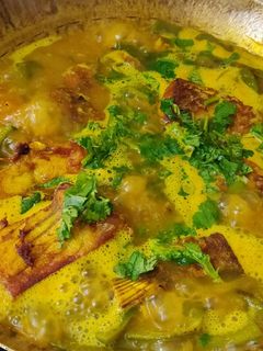 কাতলা মাছের ঝোল সিম আলু দিয়ে (Katla macher jhol sim alu diye recipe in Bengali) রেসিপির প্রধান ছবি
