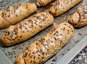Una foto de PAN LARGUITO🥖Integral con Panela (papelón) Orgánica...!😋