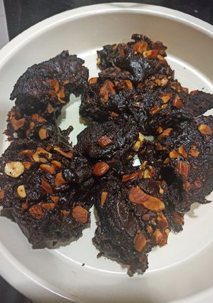 ब्राऊनी (brownie recipe in marathi) रेसिपी चे मुख्य फोटो 