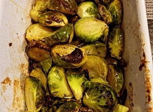 Foto de Couves de Bruxelas no forno