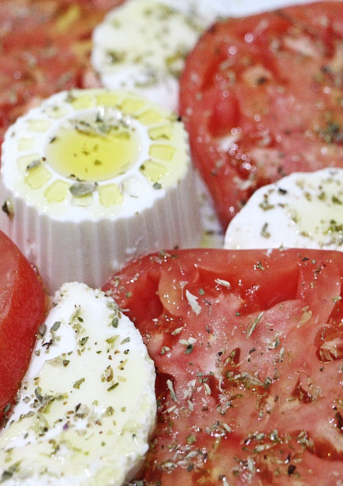 Una foto de Tomate con queso de cabra