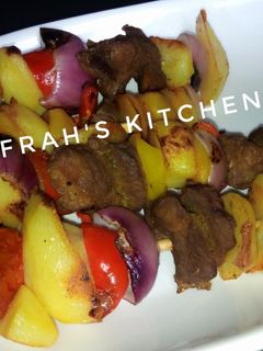 GashinTsiren Nama da dankali a frying pan ainihin hoton girkin