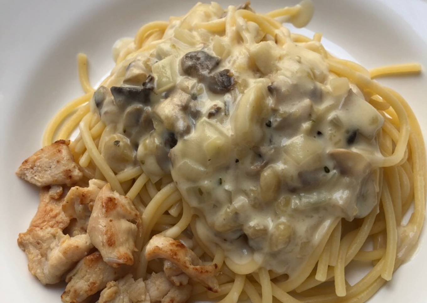 Spaghetti Mushroom Sauce (Saus Jamur)